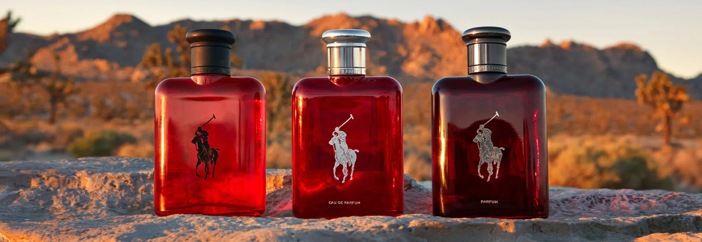 Coleção de perfumes Ralph Lauren: Frascos vermelhos da linha Polo Red em destaque. Descubra fragrâncias masculinas e femininas icônicas.