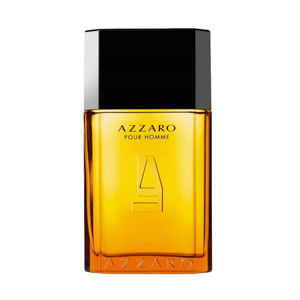 Frasco do perfume Azzaro Pour Homme com fundo branco. O frasco tem formato retangular, com vidro âmbar e tampa preta, exibindo o logotipo em relevo no centro.