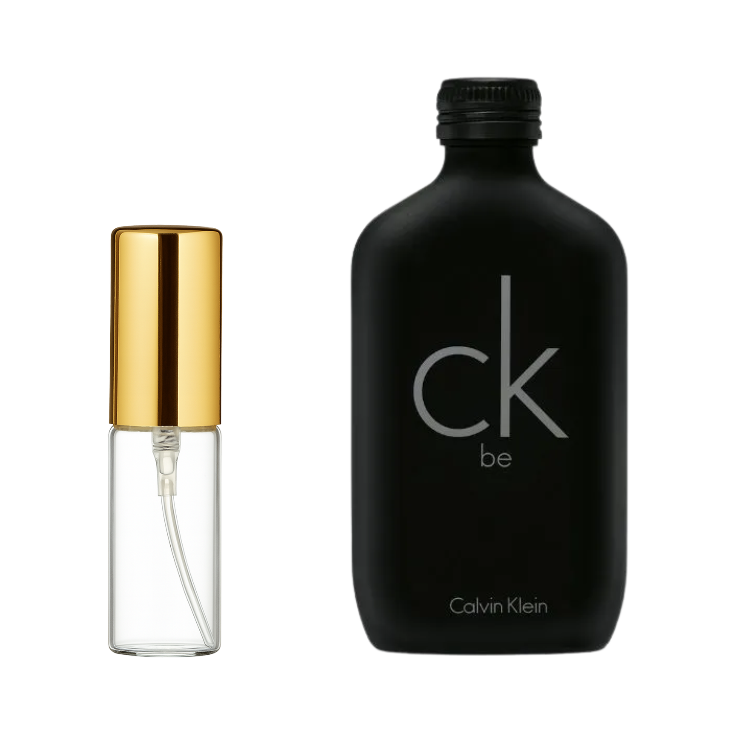 Decant de 5ml com borrifador dourado ao lado do frasco original do perfume importado unissex CK Be Calvin Klein Eau de Toilette, ambos em fundo transparente. O frasco original tem design minimalista em vidro preto fosco com o logo "ck be" em branco, enquanto o decant é de vidro transparente e borrifador dourado, disponíveis na Velyre.