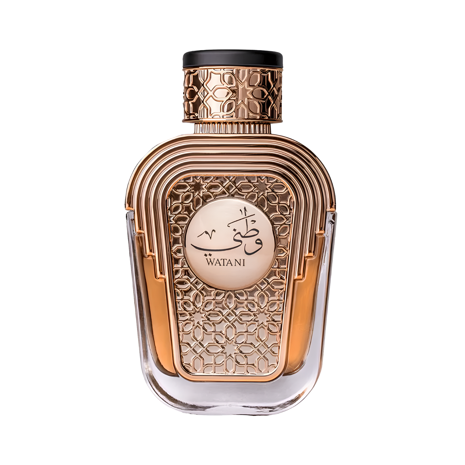 Frasco do perfume árabe unissex Watani Al Wataniah Eau de Parfum, disponível na Velyre, com design sofisticado, corpo de vidro curvo com detalhes dourados geométricos em relevo, placa central branca com a inscrição 'وطني' em árabe e 'WATANI' em letras latinas. Tampa dourada com padrão vazado elegante.